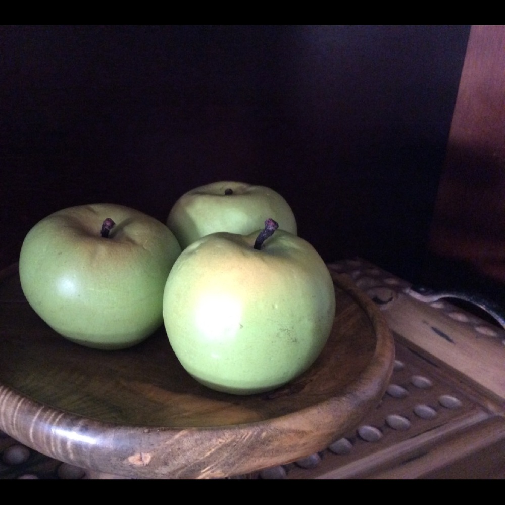 Ceramic green apples, 3 realistic looking